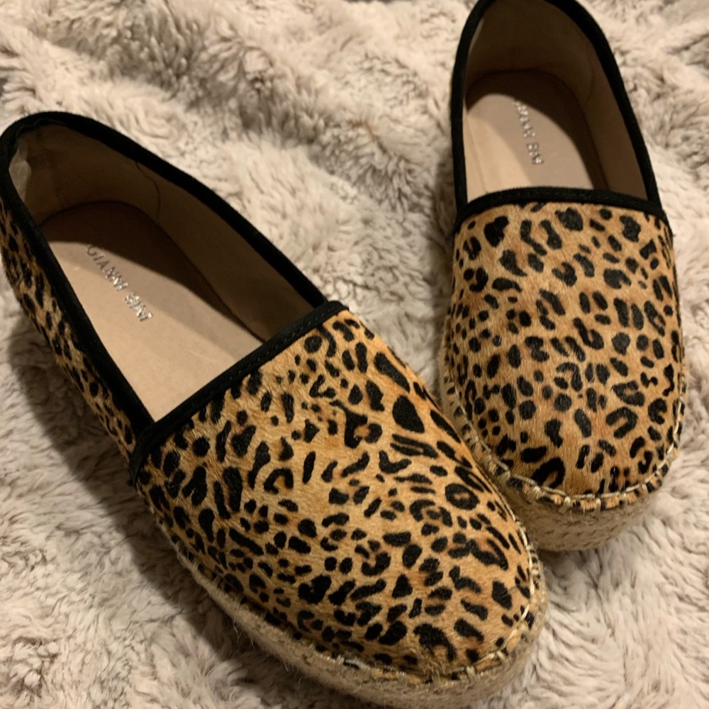 Woman's shoes